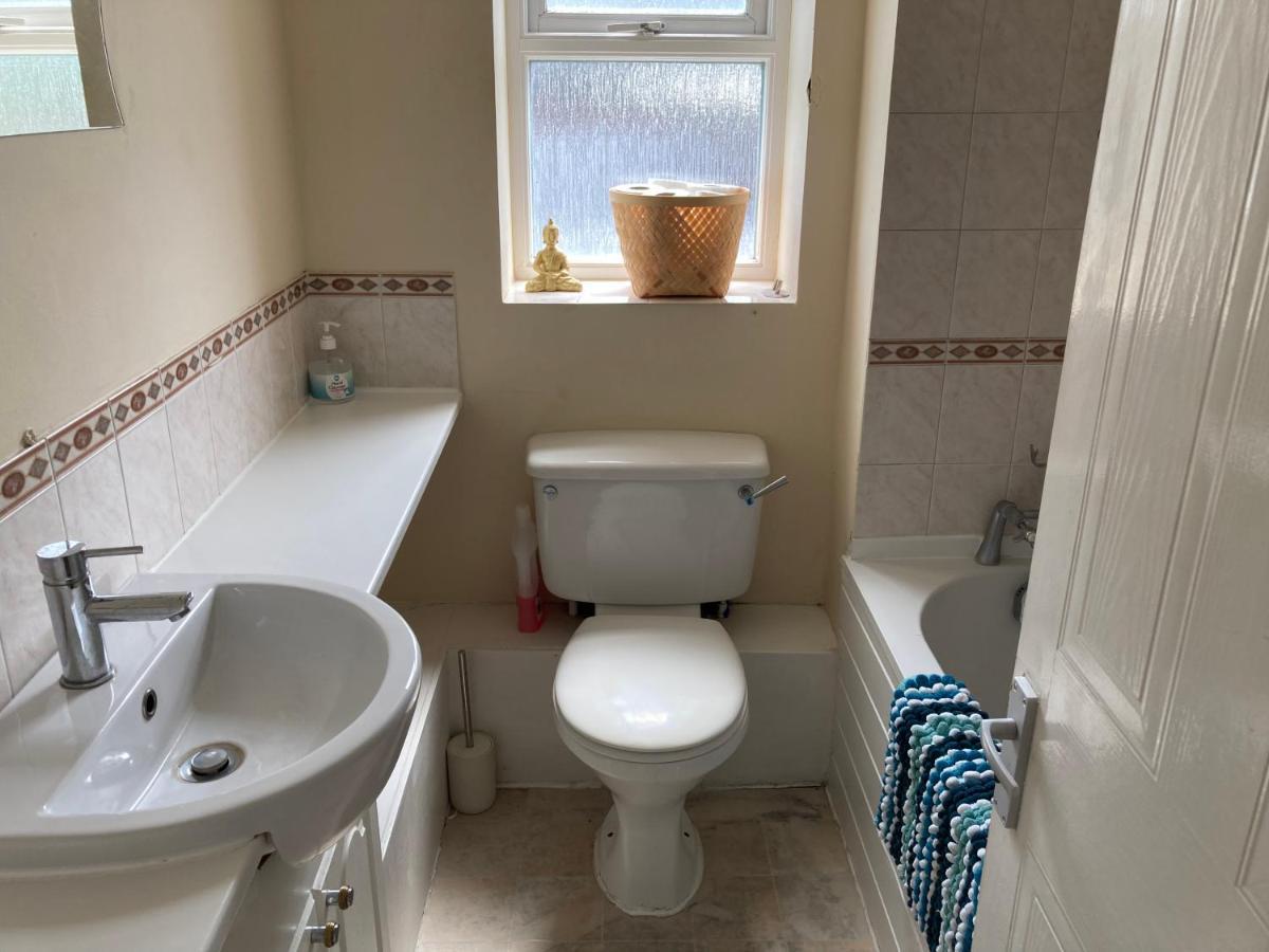 Comfortable Room With Private Balcony And Shared House 伦敦 外观 照片