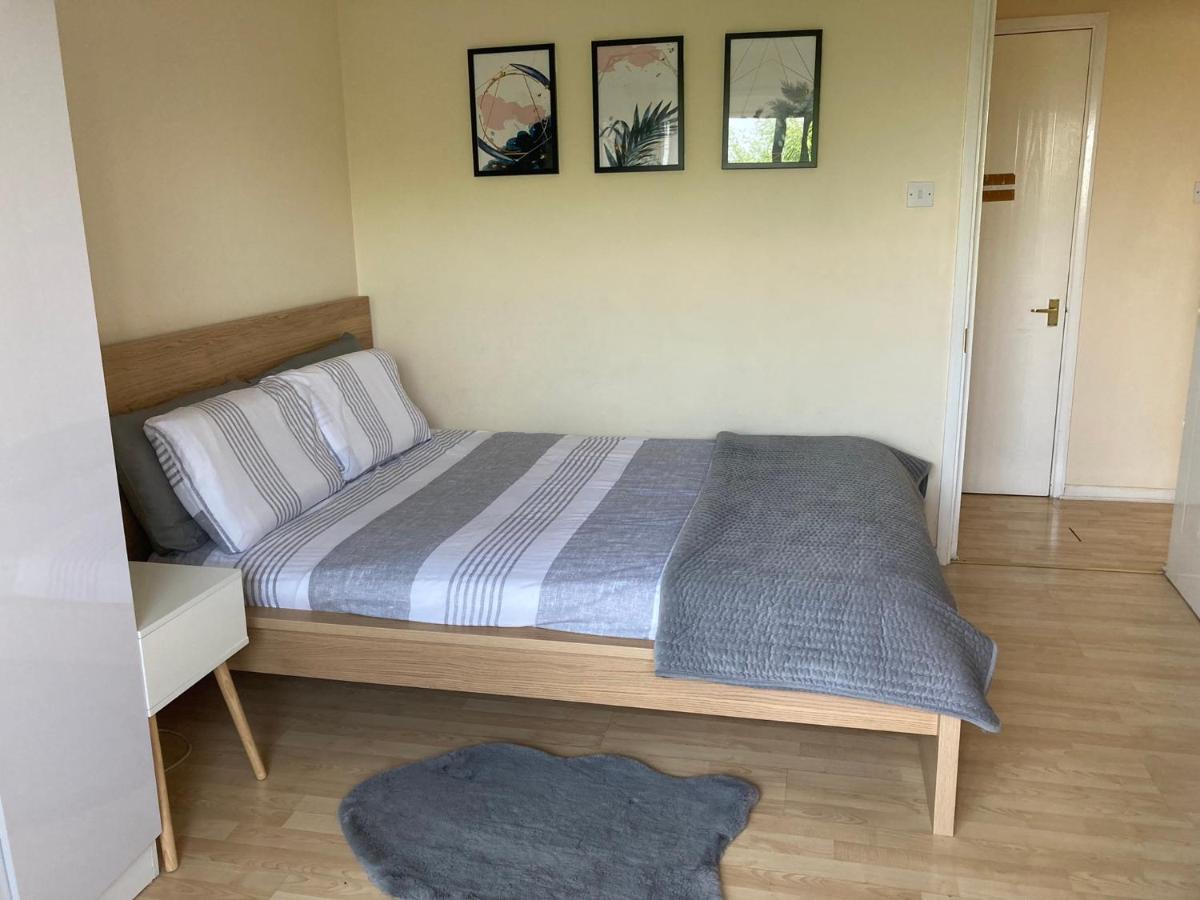 Comfortable Room With Private Balcony And Shared House 伦敦 外观 照片