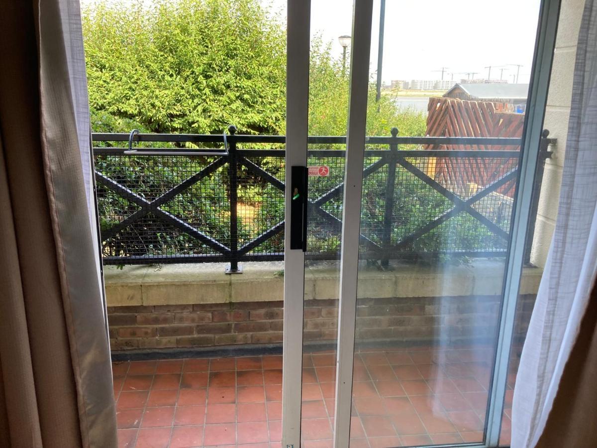 Comfortable Room With Private Balcony And Shared House 伦敦 外观 照片